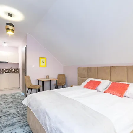 아파트호텔 Sarnia 6a 3*