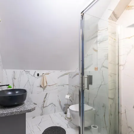 Hotel apartamentowy Sarnia 6a